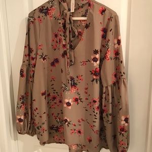 Boutique blouse size medium